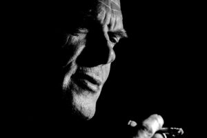 なぜいつもダメ男ばかり好きになるのか、その理由と解決策は？