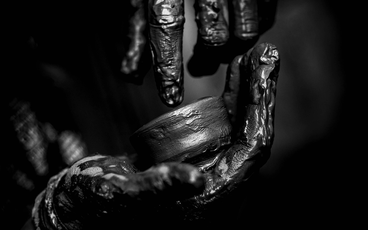 好かれる女性が無意識に取る行動とは？