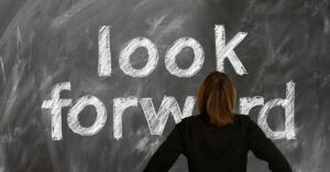 自己肯定感が低い人が恋愛に依存しないための方法は？